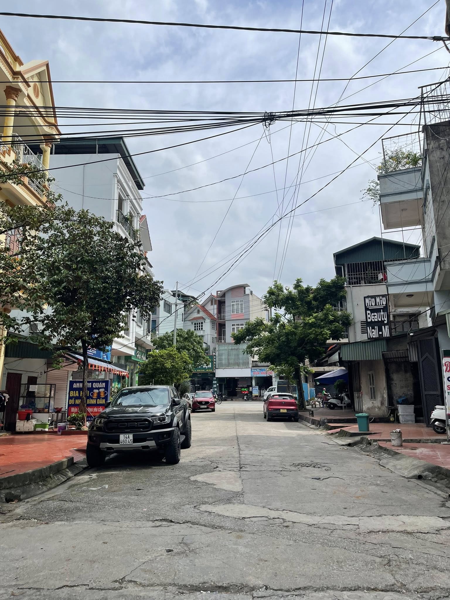 Bán Nhà 2.5 Tầng Ô Góc Mặt Đường Cao Xanh. DT:97m2,MT:13m Siêu Đẹp !!!