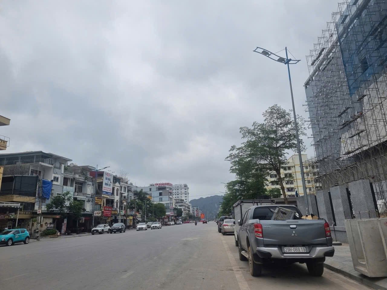 Bán Nhà 5 Tầng Ngõ 1 Phố Hải Long. DT:61.5m2,MT:4.1m Siêu Đẹp !!!