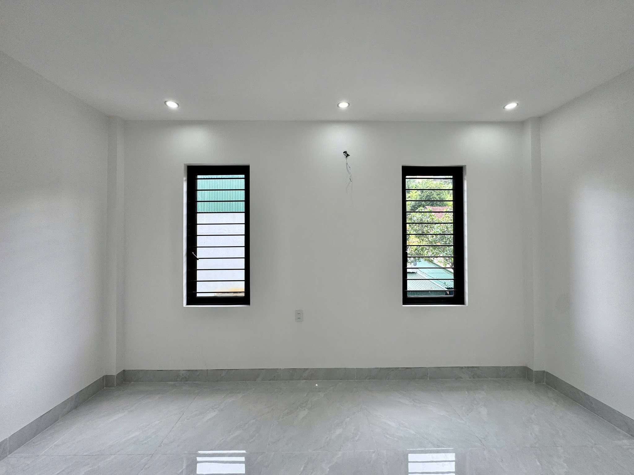 Bán Nhà 4 Tầng Khu Nghĩa Địa Đạo,Hạ Long. DT:54.5m2,MT:5m.H: TB !!!