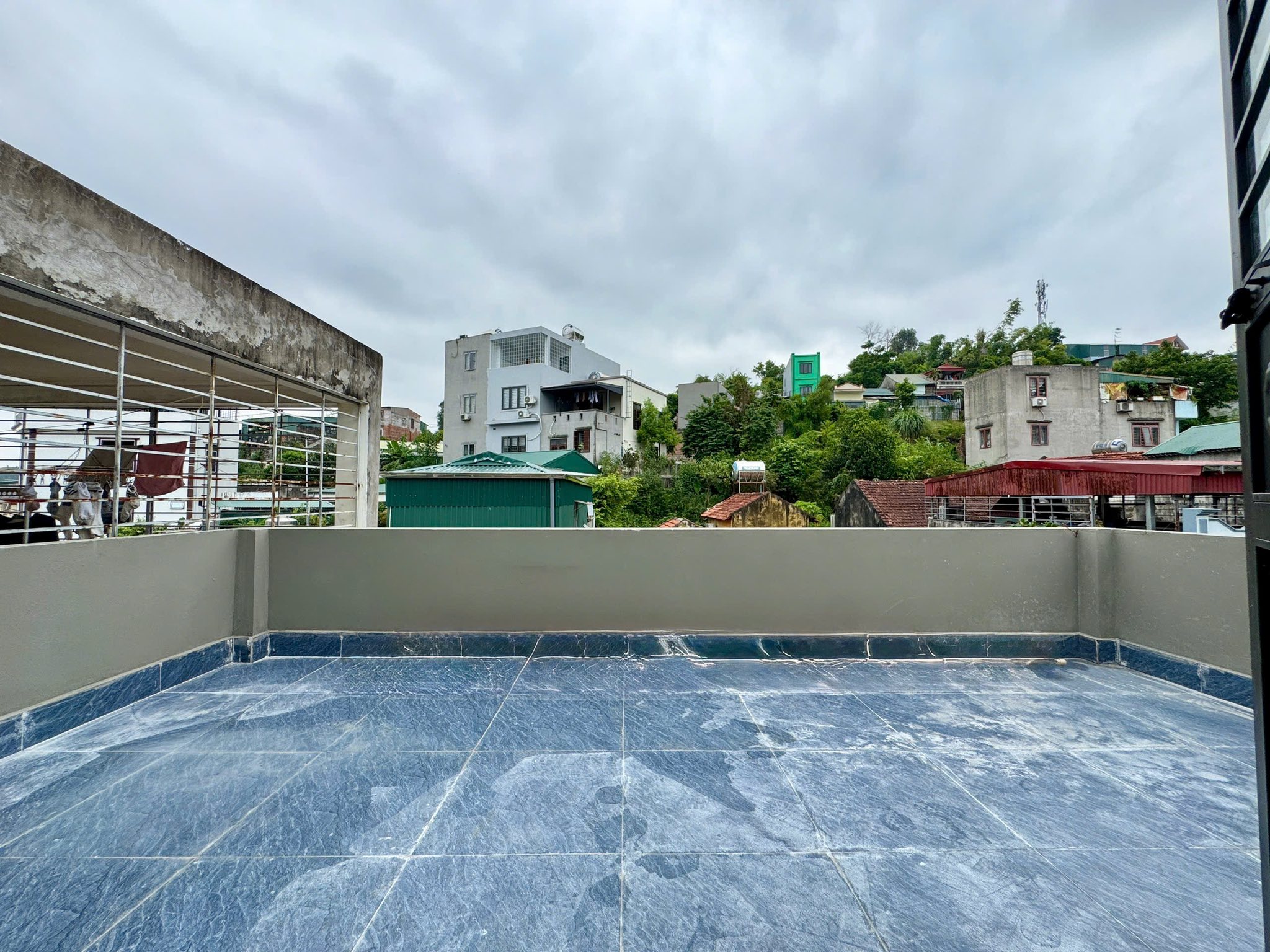 Bán Nhà 4 Tầng Khu Nghĩa Địa Đạo,Hạ Long. DT:54.5m2,MT:5m.H: TB !!!