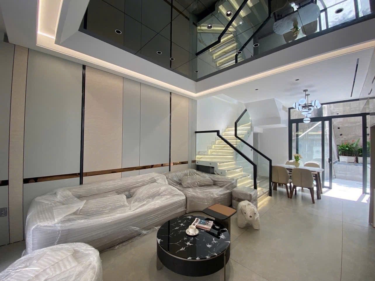 Bán Nhà 3.5 Tầng Ngõ 5 Cao Thắng. DT:73m2 Siêu Đẹp Giá Đẹp !!!