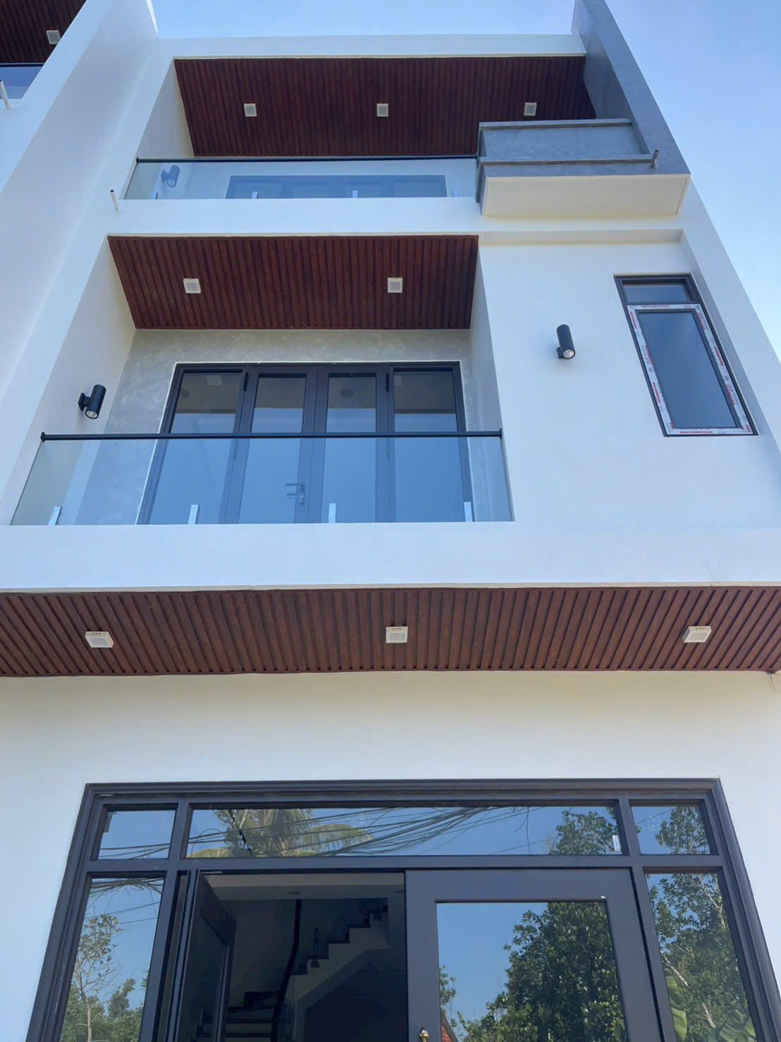 Bán Nhà 3 Tầng Ngõ Bà Mít Hà Trung. DT: 70m2,MT:5m. 2 Oto Tránh Nhau !!!