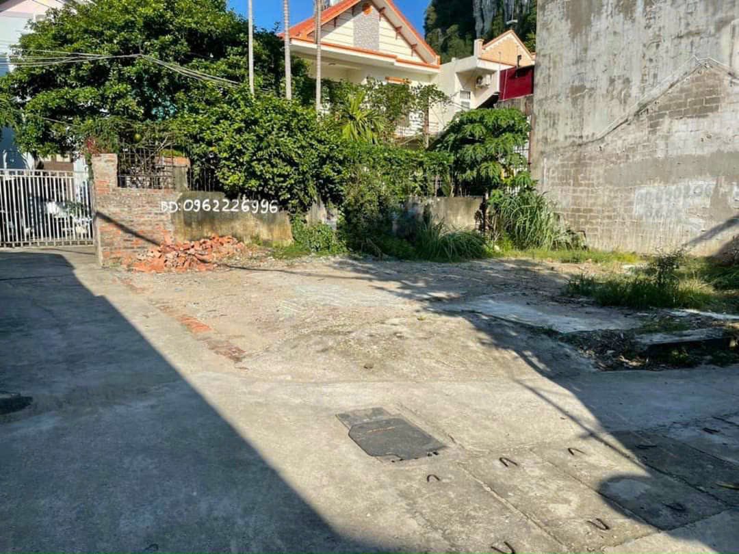 Bán Đất Ô Góc 3 Mặt Tiền Cột 8 Đường Oto Đỗ Cửa. DT:54m2,MT:6m !!!