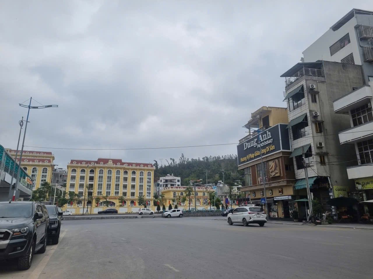 Bán Nhà 5 Tầng Ngõ 1 Phố Hải Long. DT:61.5m2,MT:4.1m Siêu Đẹp !!!