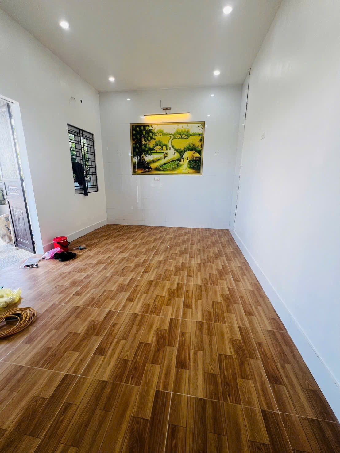 Bán Đất Tặng Nhà 2 Phòng Ngủ Ngõ 28 Cao Xanh. Oto Đỗ Cửa !!!