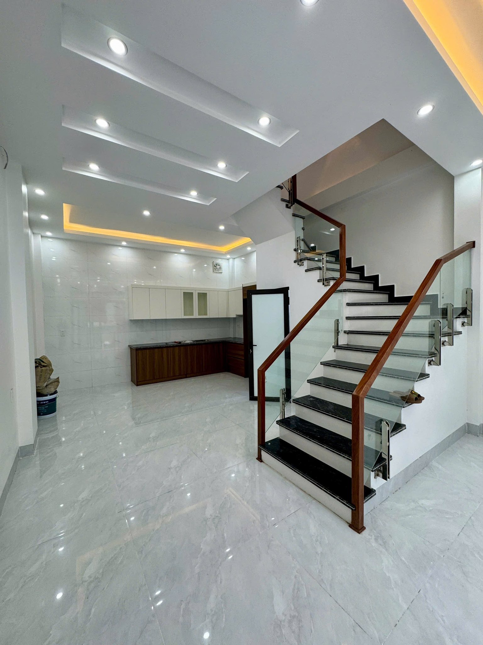 Bán Nhà 4 Tầng Khu Nghĩa Địa Đạo,Hạ Long. DT:54.5m2,MT:5m.H: TB !!!