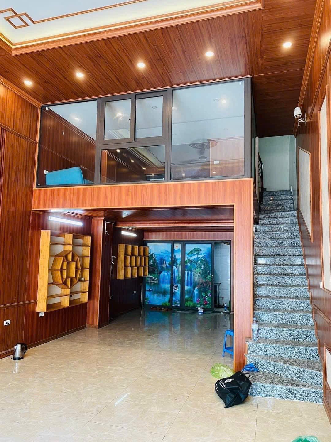 Bán Nhà 3.5 Tầng Mặt Đường Chính Dự Án AoeMall Cái Lân. DT:70m2,MT:5m !!!