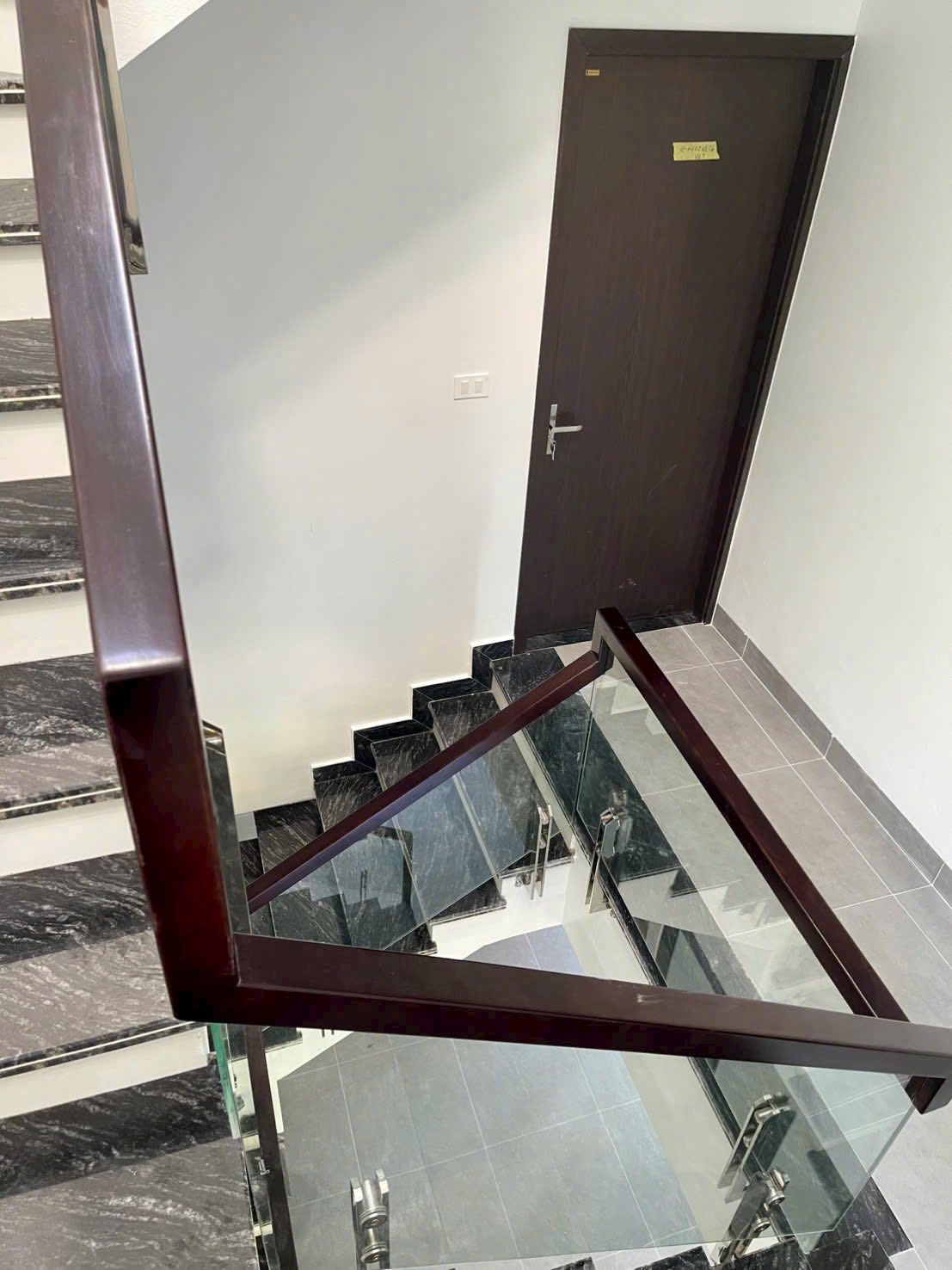 Bán Nhà 3 Tầng Ngõ Bà Mít Hà Trung. DT: 70m2,MT:5m. 2 Oto Tránh Nhau !!!