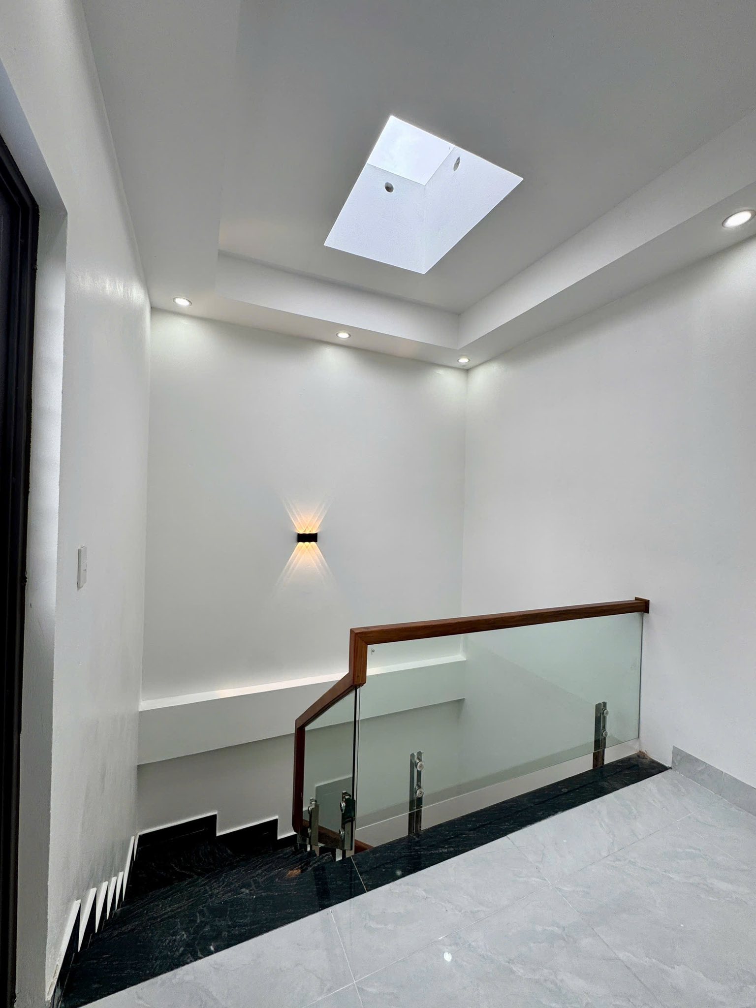 Bán Nhà 4 Tầng Khu Nghĩa Địa Đạo,Hạ Long. DT:54.5m2,MT:5m.H: TB !!!