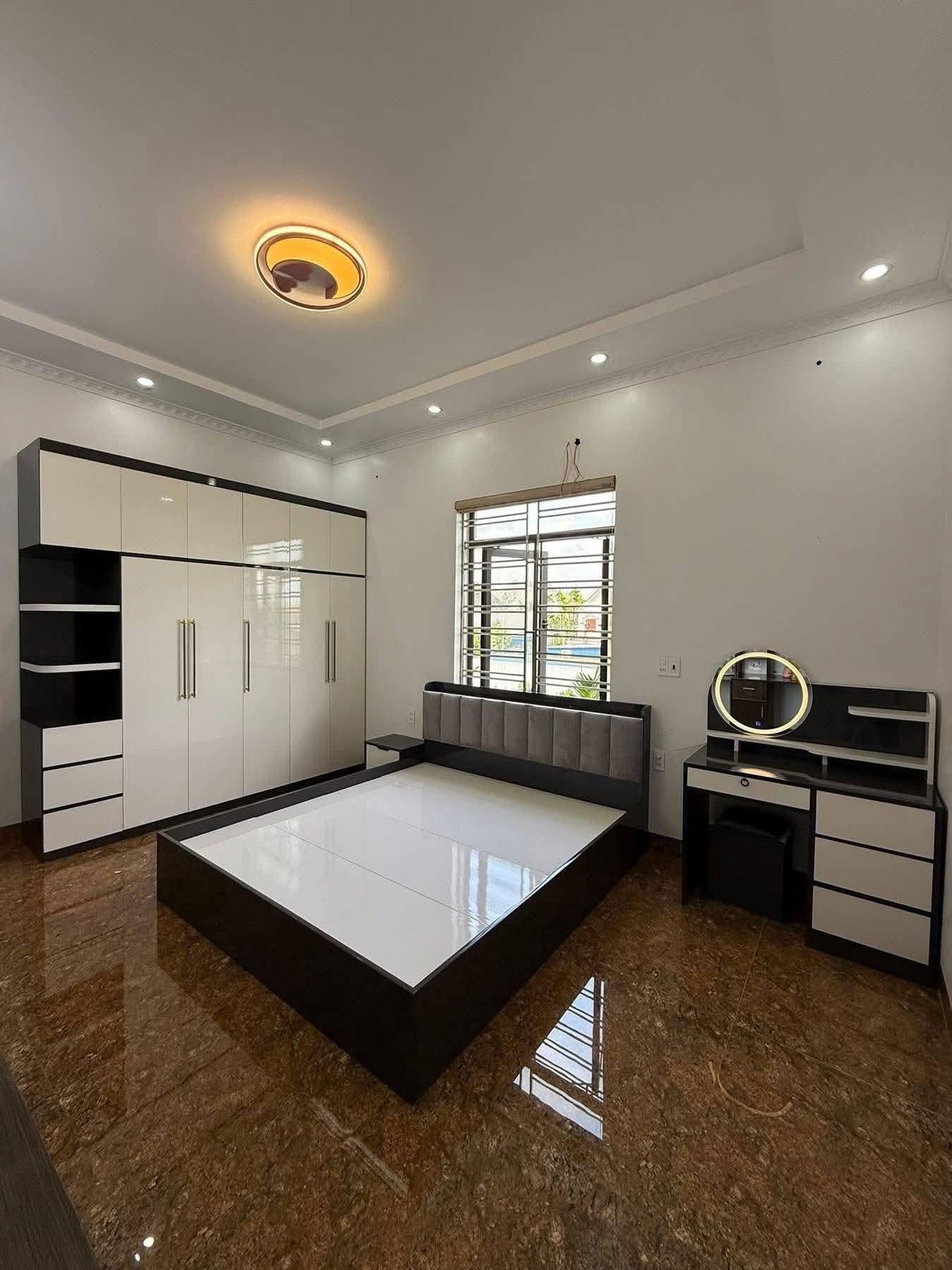 Bán Nhà 4 Tầng Gần Cafe Muối Cao Thắng. DT:58m2,MT:5m.H:Tây Nam !!!