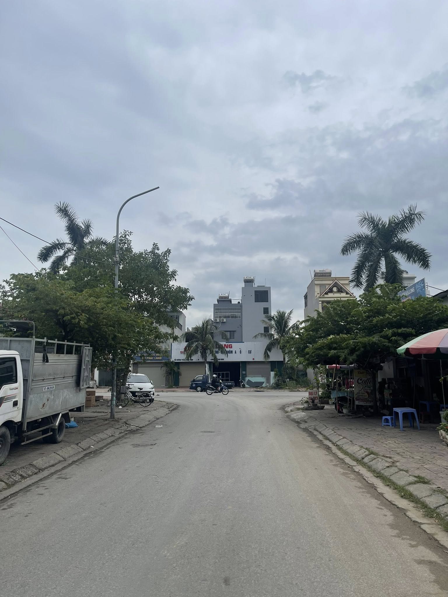 Bán Lô C13-5 KĐT Cao Xanh Hà Khánh A. DT:200m2,MT:8m Siêu Đẹp !!!