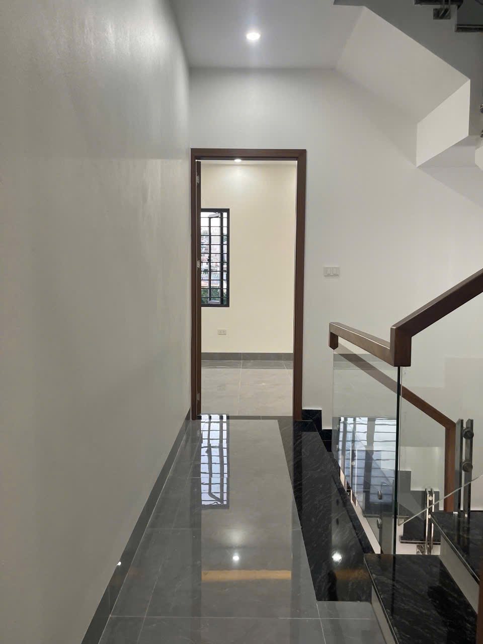 Bán Nhà 4 Tầng Cạnh Lideco Giai đoạn 1. DT:70m2 Oto đỗ cửa !!!