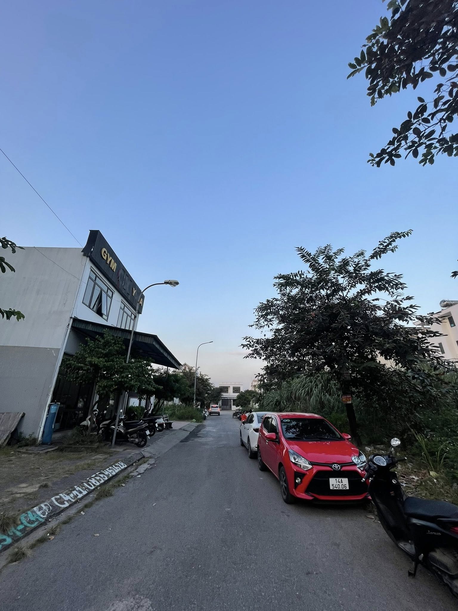 Bán Lô C4-11 KĐT Cao Xanh Hà Khánh A . DT:200m2,MT:8m Siêu Đẹp !!!