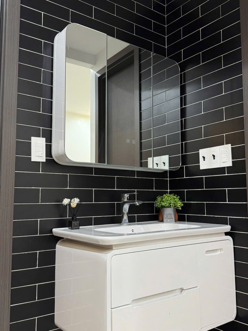 Bán Nhà 4 Tầng KĐT Lideco Cao Thắng. DT:65m2,MT:5m.H: Đông Bắc !!!