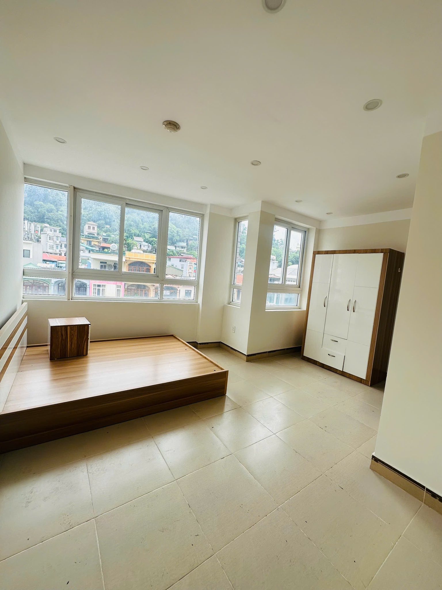 Bán Cc Hạ Long DC 2 Ngủ 102.6m2 View Đường 25/4 Hạ Long !!!