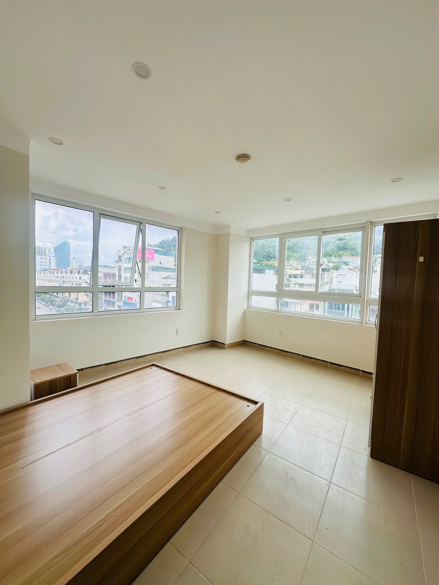 Bán Cc Hạ Long DC 2 Ngủ 102.6m2 View Đường 25/4 Hạ Long !!!