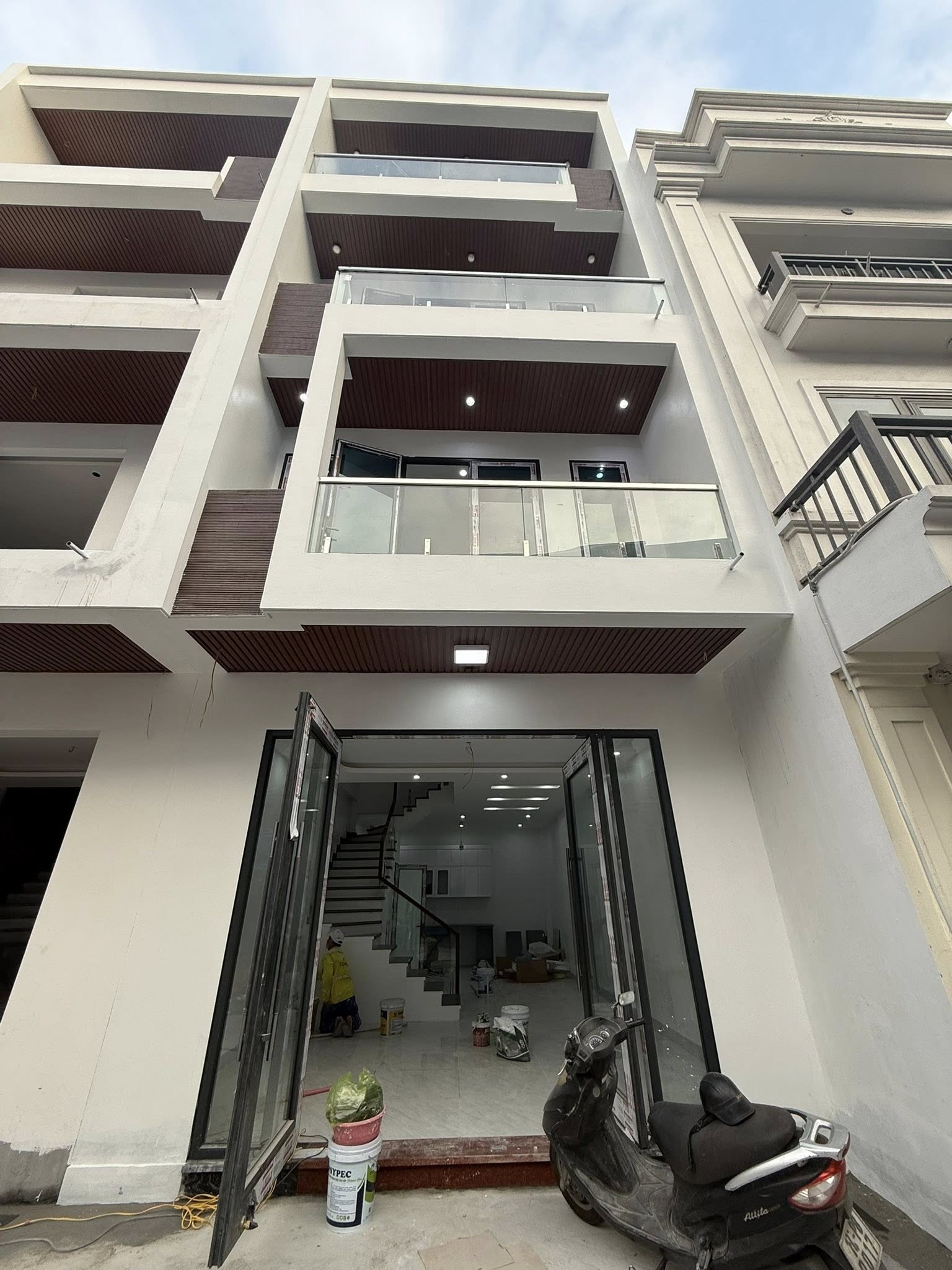 Bán Nhà 4 Tầng Giáp Lideco Giai Đoạn 2. DT: 52.5m2,MT:5m. Hướng : Tây !!!