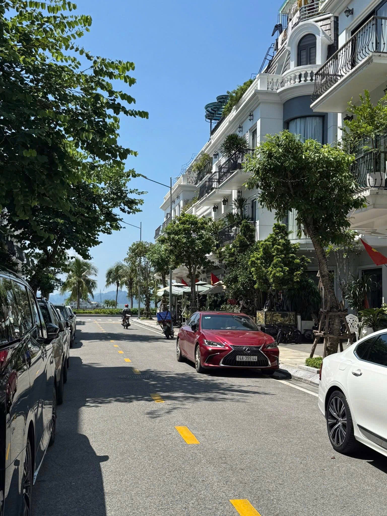 Bán Shophouse Vinhome Bến Đoan. DT:90m2 Siêu Đẹp !!!