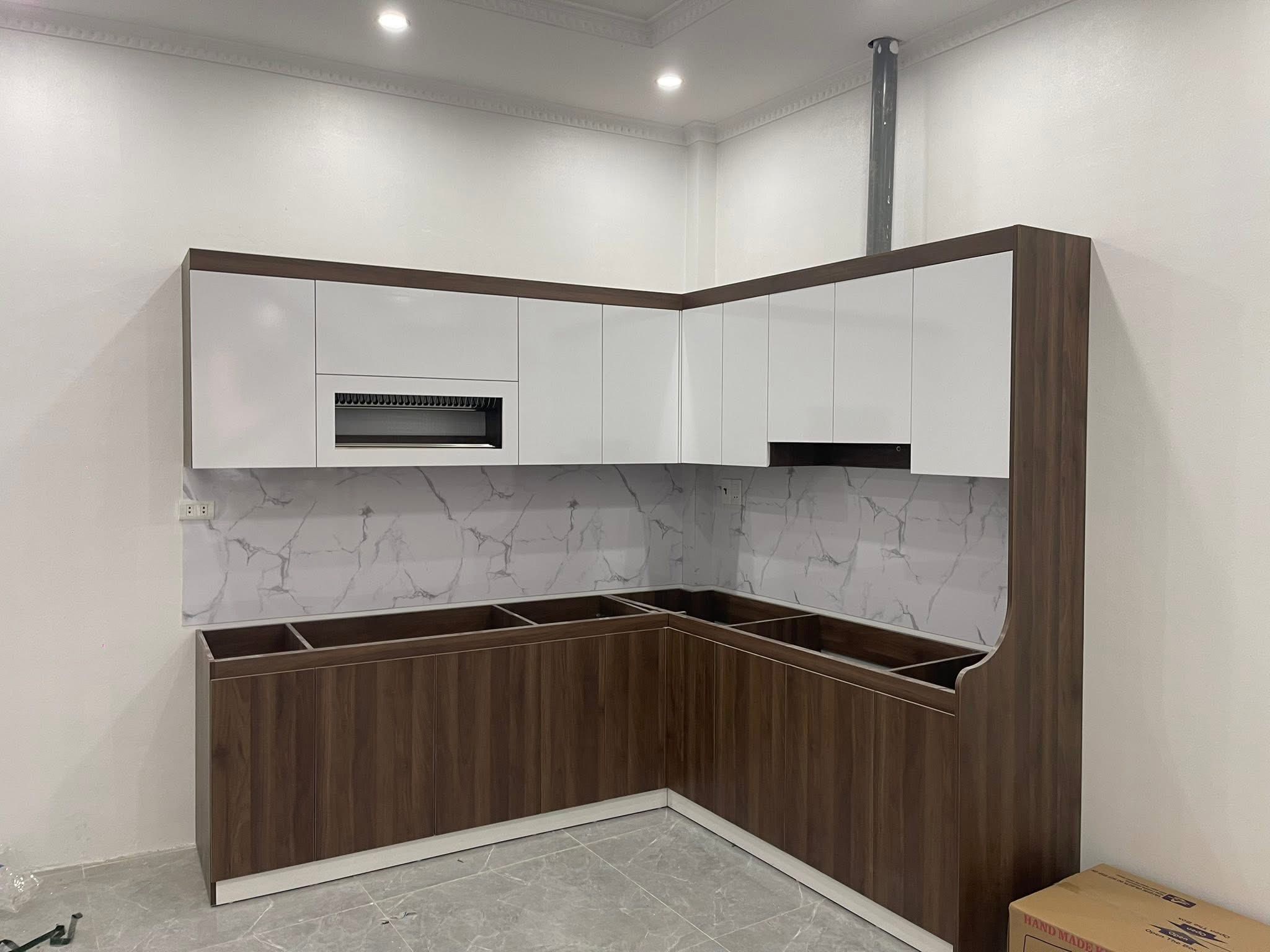 Bán 2 Căn Nhà Ngõ 28 Cao Xanh. DT:50m2 Oto đỗ cửa !!!