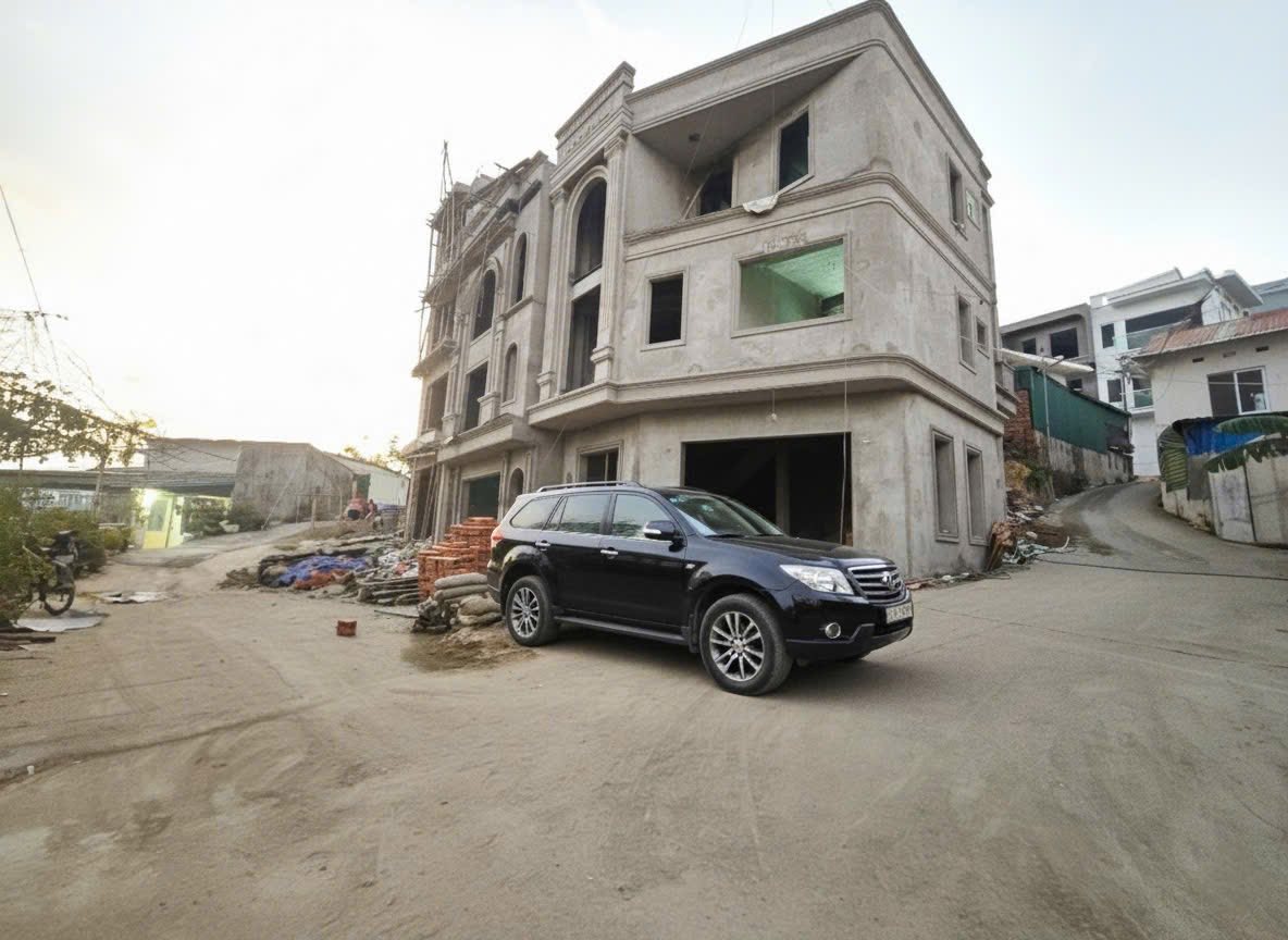 Bán Nhà Ngõ 28 Cao Xanh. DT:55m2 và 66m2 Oto Đỗ Cửa !!!!