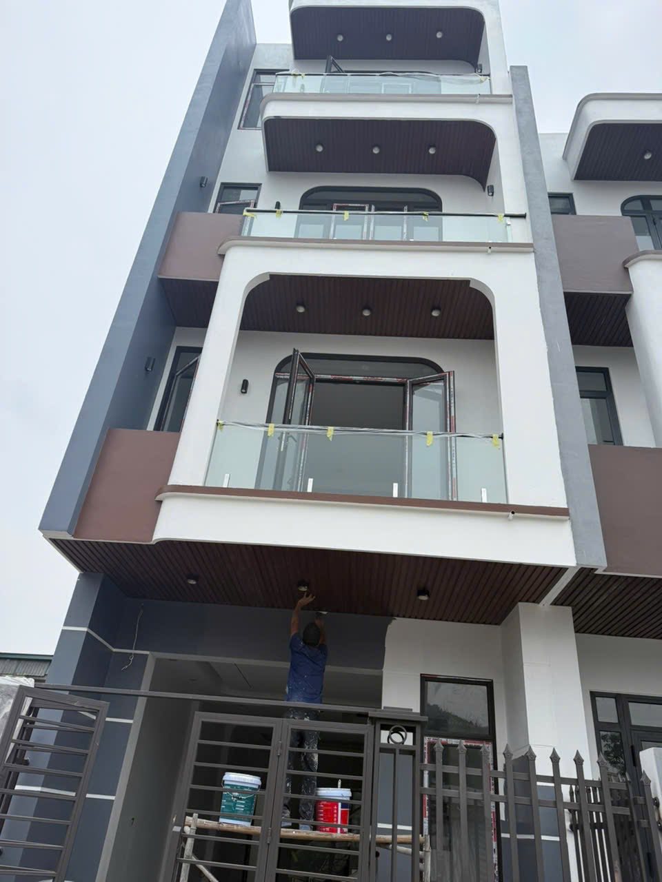 Bán Nhà 4 Tầng Ngõ 19 Bãi Muối,P.Cao Thắng. DT:70m2 Oto đỗ cửa !!!