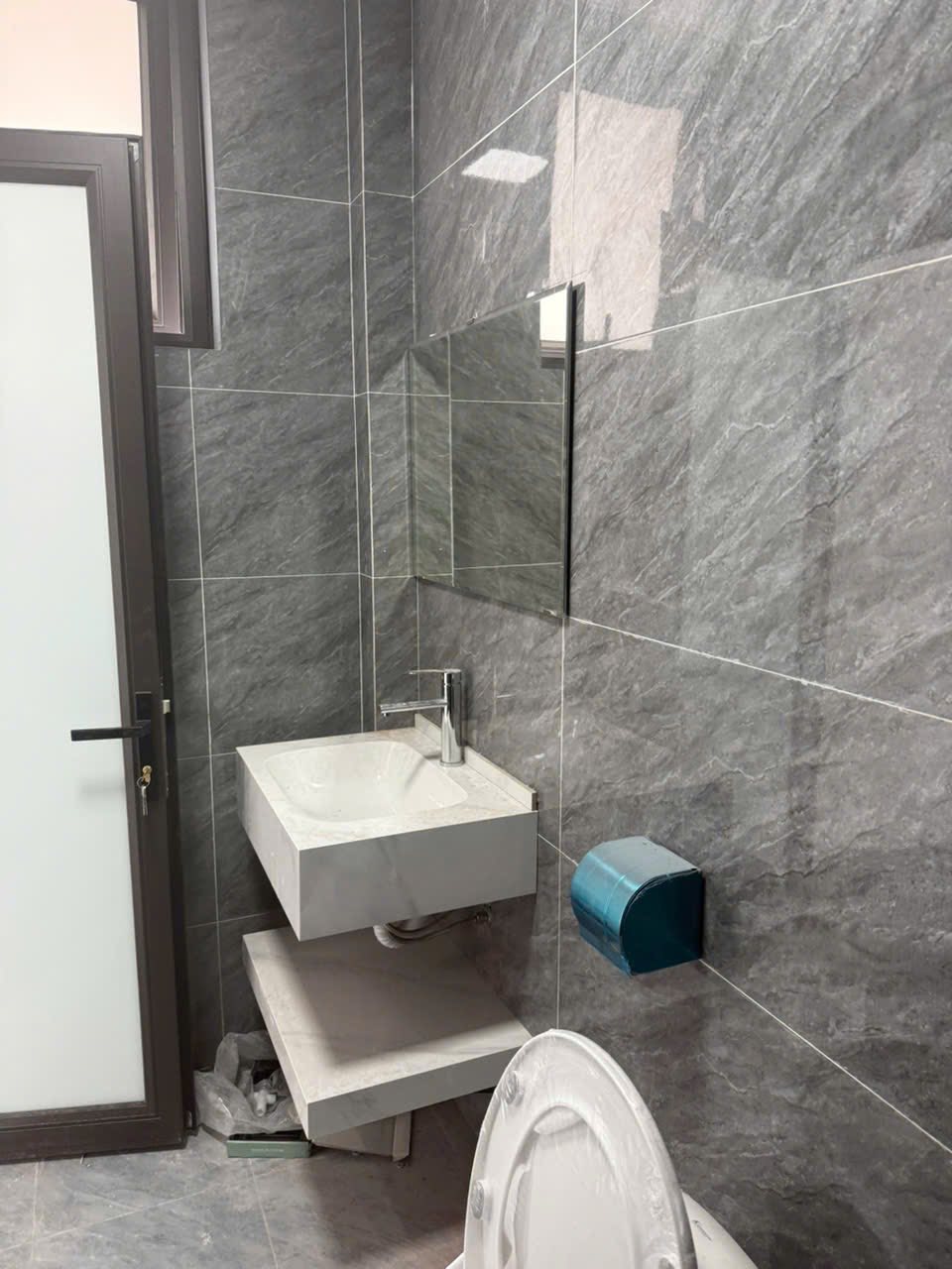 Bán Nhà 4 Tầng Ngõ 19 Bãi Muối,P.Cao Thắng. DT:70m2 Oto đỗ cửa !!!