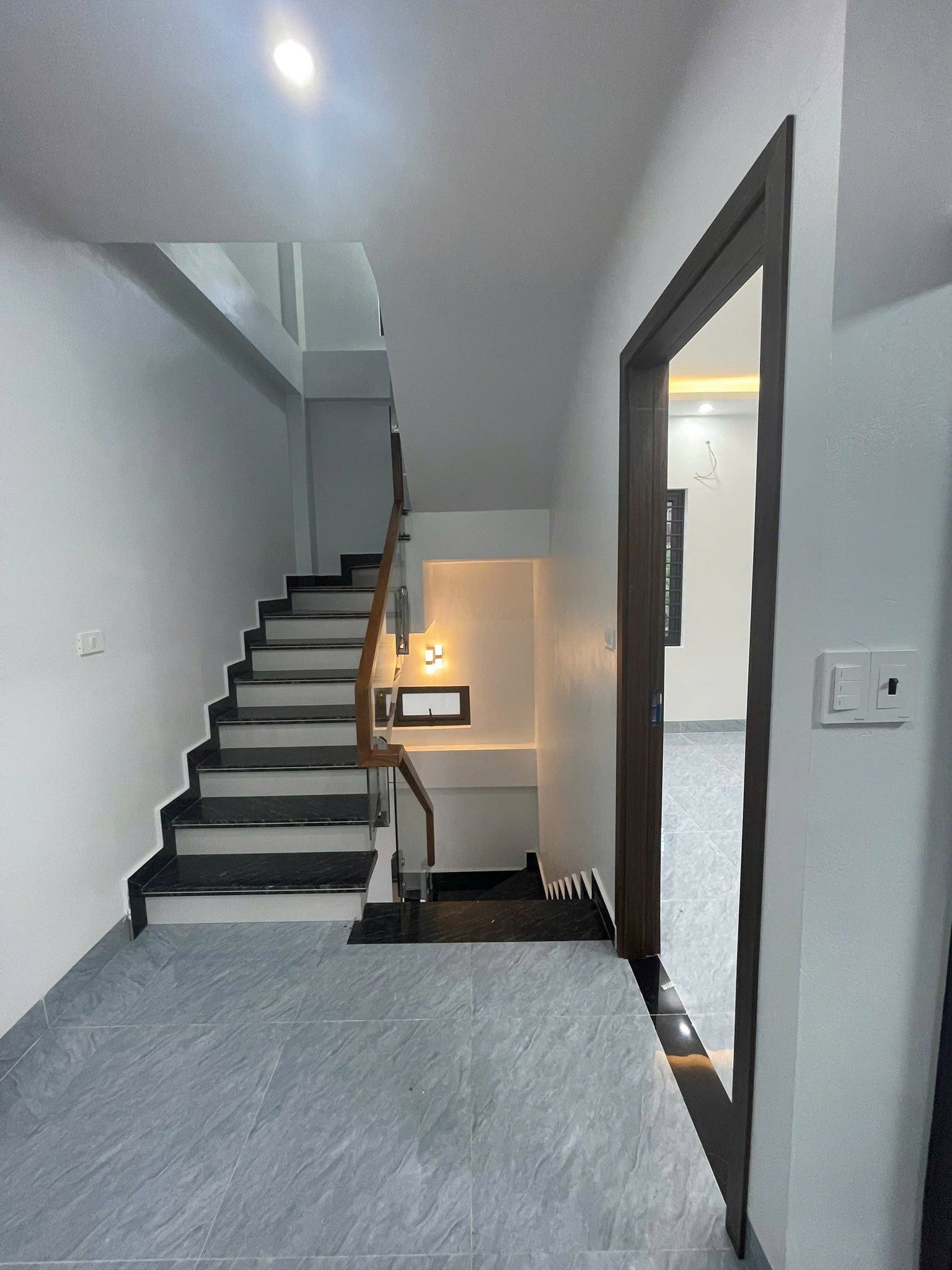 Bán Nhà 4 Tầng Ngõ 5 Bãi Muối,Cao Thắng. DT:60.7m2 Giá Siêu Tốt !!!